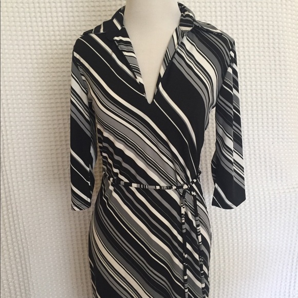 Express lady’s sheath dress - Picture 2 of 8